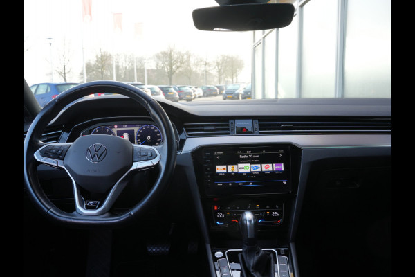 Volkswagen Passat Variant 1.5 TSI R-Line Business + | Achteruitrijcamera | Apple Carplay/Android Auto