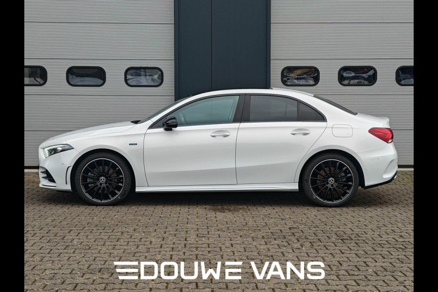 Mercedes-Benz A-Klasse 250e Sedan AMG Panorama Memory Night Pakket Ambienteverlich. Multibeam LED VOL