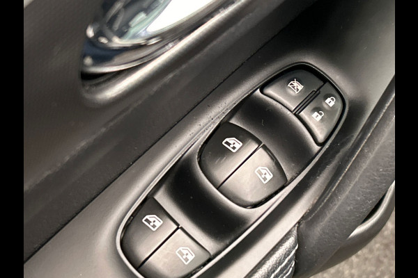 Nissan QASHQAI 1.3 DIG-T Business Edition Carplay Panorama-dak Navigatie 360° Camera Climate-control Cruise