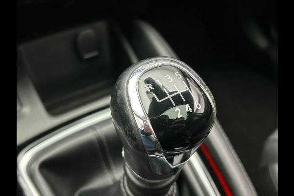 Nissan QASHQAI 1.3 DIG-T Business Edition Carplay Panorama-dak Navigatie 360° Camera Climate-control Cruise