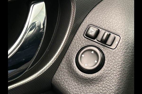 Nissan QASHQAI 1.3 DIG-T Business Edition Carplay Panorama-dak Navigatie 360° Camera Climate-control Cruise