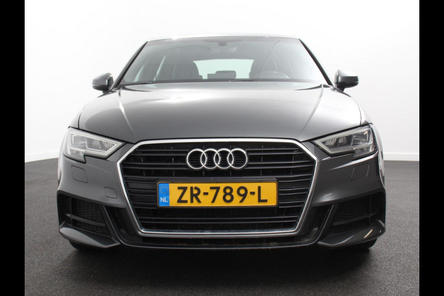 Audi A3 Sportback 1.5 TFSI CNG Automaat S-Line Navigatie Parkeersensoren achter Cruise Control Stoelverwarming 18"Lichtmetalen velgen Ledverlichting Climate Control