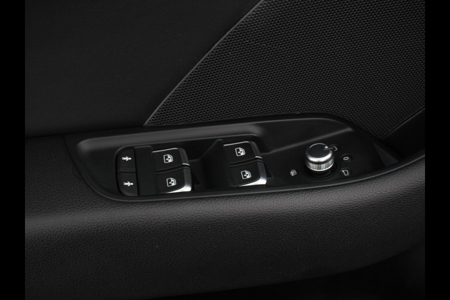 Audi A3 Sportback 1.5 TFSI CNG Automaat S-Line Navigatie Parkeersensoren achter Cruise Control Stoelverwarming 18"Lichtmetalen velgen Ledverlichting Climate Control