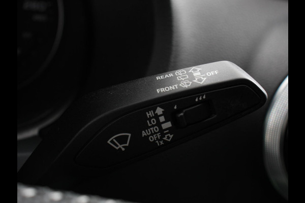 Audi A3 Sportback 1.5 TFSI CNG Automaat S-Line Navigatie Parkeersensoren achter Cruise Control Stoelverwarming 18"Lichtmetalen velgen Ledverlichting Climate Control