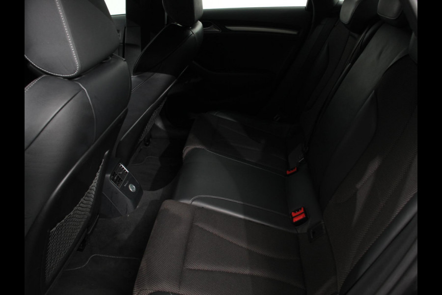 Audi A3 Sportback 1.5 TFSI CNG Automaat S-Line Navigatie Parkeersensoren achter Cruise Control Stoelverwarming 18"Lichtmetalen velgen Ledverlichting Climate Control