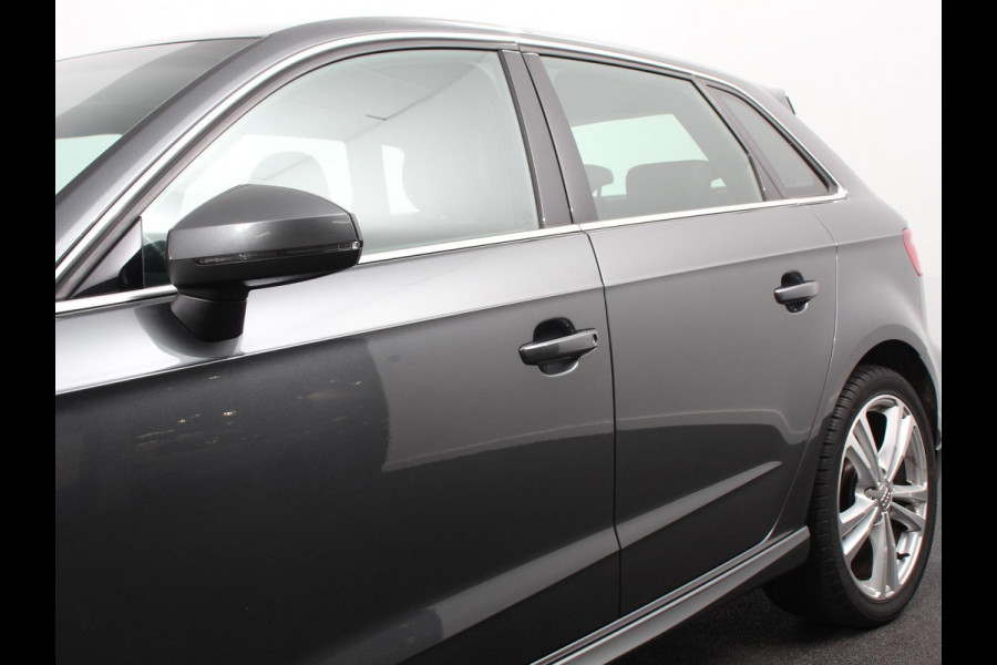 Audi A3 Sportback 1.5 TFSI CNG Automaat S-Line Navigatie Parkeersensoren achter Cruise Control Stoelverwarming 18"Lichtmetalen velgen Ledverlichting Climate Control