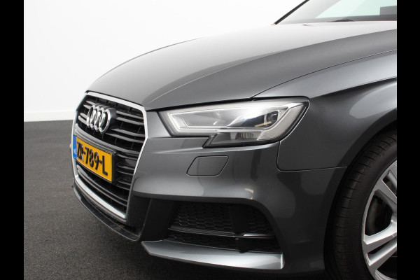 Audi A3 Sportback 1.5 TFSI CNG Automaat S-Line Navigatie Parkeersensoren achter Cruise Control Stoelverwarming 18"Lichtmetalen velgen Ledverlichting Climate Control