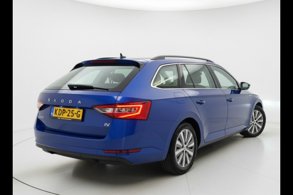 Škoda Superb Combi iV 218PK DSG HYBRID BUSINESS TREKHAAK/NAVI/CANTON-AUDIO