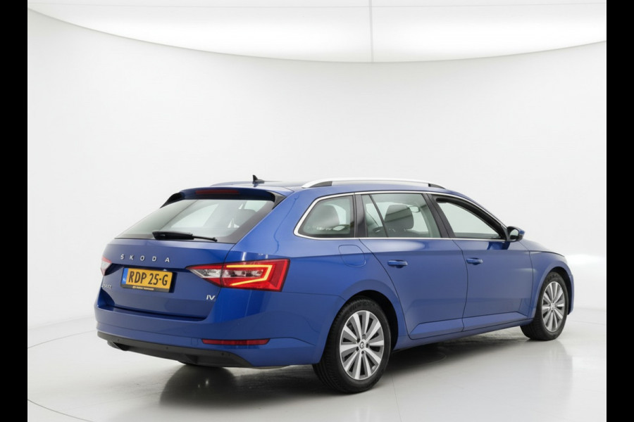 Škoda Superb Combi iV 218PK DSG HYBRID BUSINESS TREKHAAK/NAVI/CANTON-AUDIO