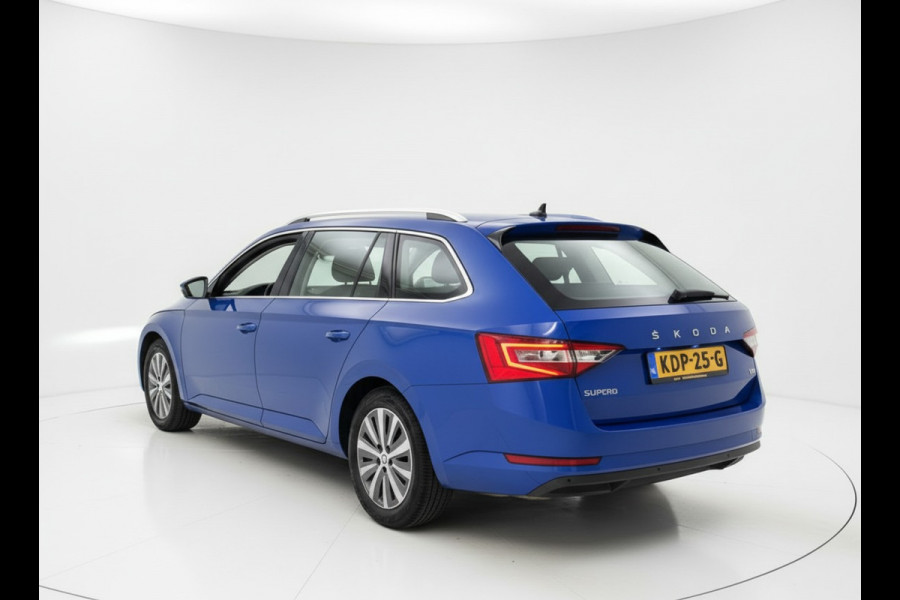 Škoda Superb Combi iV 218PK DSG HYBRID BUSINESS TREKHAAK/NAVI/CANTON-AUDIO