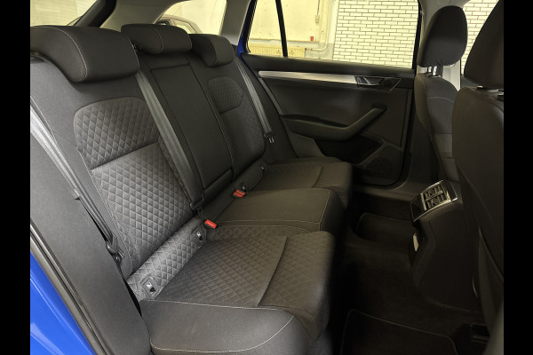 Škoda Superb Combi iV 218PK DSG HYBRID BUSINESS TREKHAAK/NAVI/CANTON-AUDIO