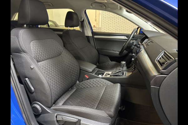 Škoda Superb Combi iV 218PK DSG HYBRID BUSINESS TREKHAAK/NAVI/CANTON-AUDIO