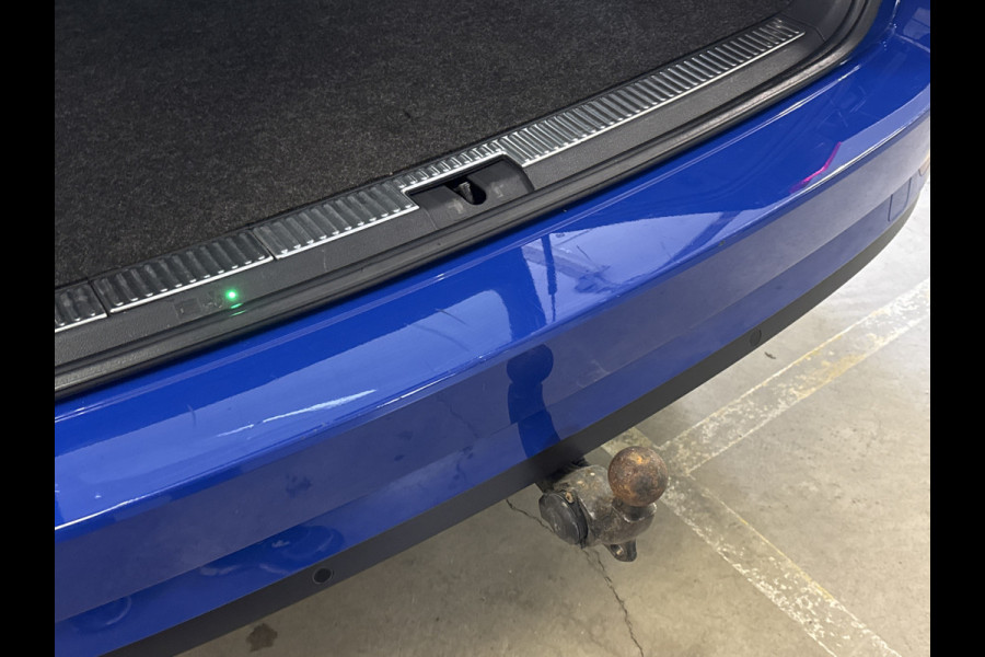 Škoda Superb Combi iV 218PK DSG HYBRID BUSINESS TREKHAAK/NAVI/CANTON-AUDIO