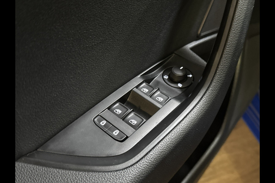 Škoda Superb Combi iV 218PK DSG HYBRID BUSINESS TREKHAAK/NAVI/CANTON-AUDIO