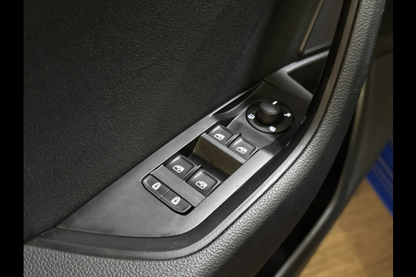 Škoda Superb Combi iV 218PK DSG HYBRID BUSINESS TREKHAAK/NAVI/CANTON-AUDIO