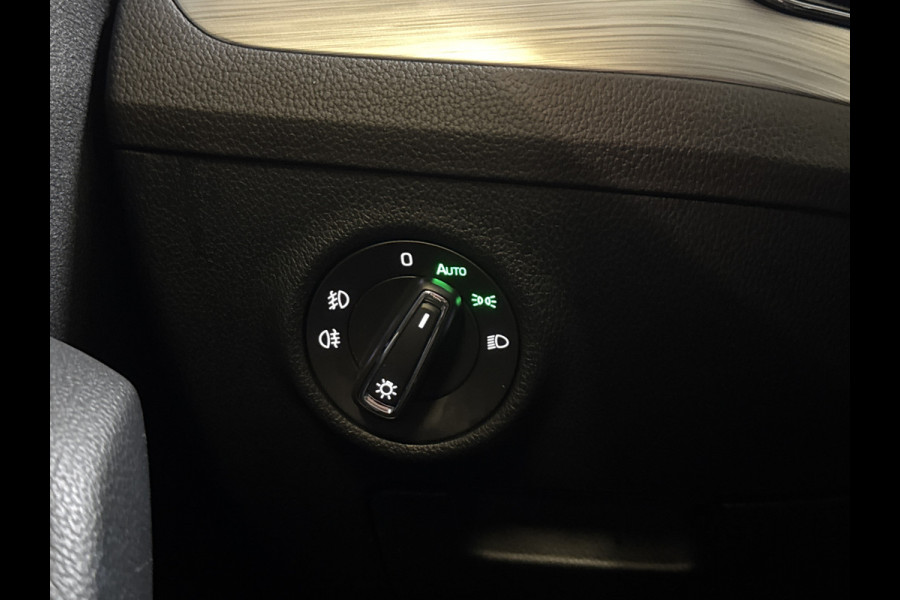 Škoda Superb Combi iV 218PK DSG HYBRID BUSINESS TREKHAAK/NAVI/CANTON-AUDIO