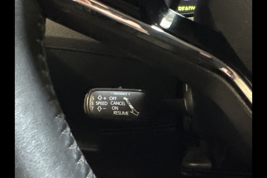 Škoda Superb Combi iV 218PK DSG HYBRID BUSINESS TREKHAAK/NAVI/CANTON-AUDIO