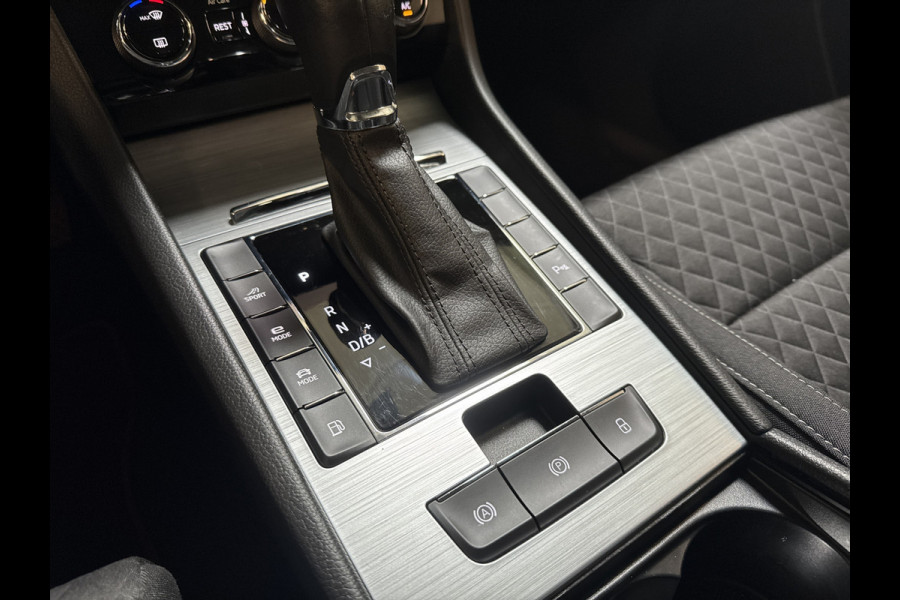 Škoda Superb Combi iV 218PK DSG HYBRID BUSINESS TREKHAAK/NAVI/CANTON-AUDIO