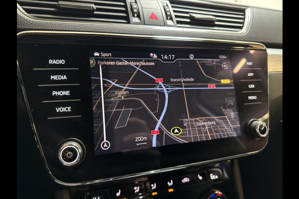Škoda Superb Combi iV 218PK DSG HYBRID BUSINESS TREKHAAK/NAVI/CANTON-AUDIO