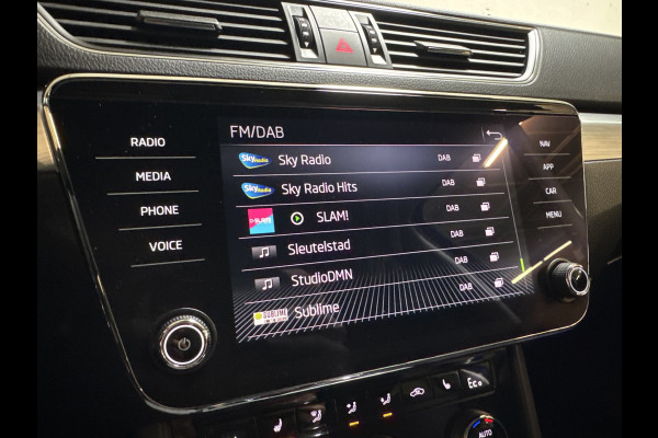 Škoda Superb Combi iV 218PK DSG HYBRID BUSINESS TREKHAAK/NAVI/CANTON-AUDIO