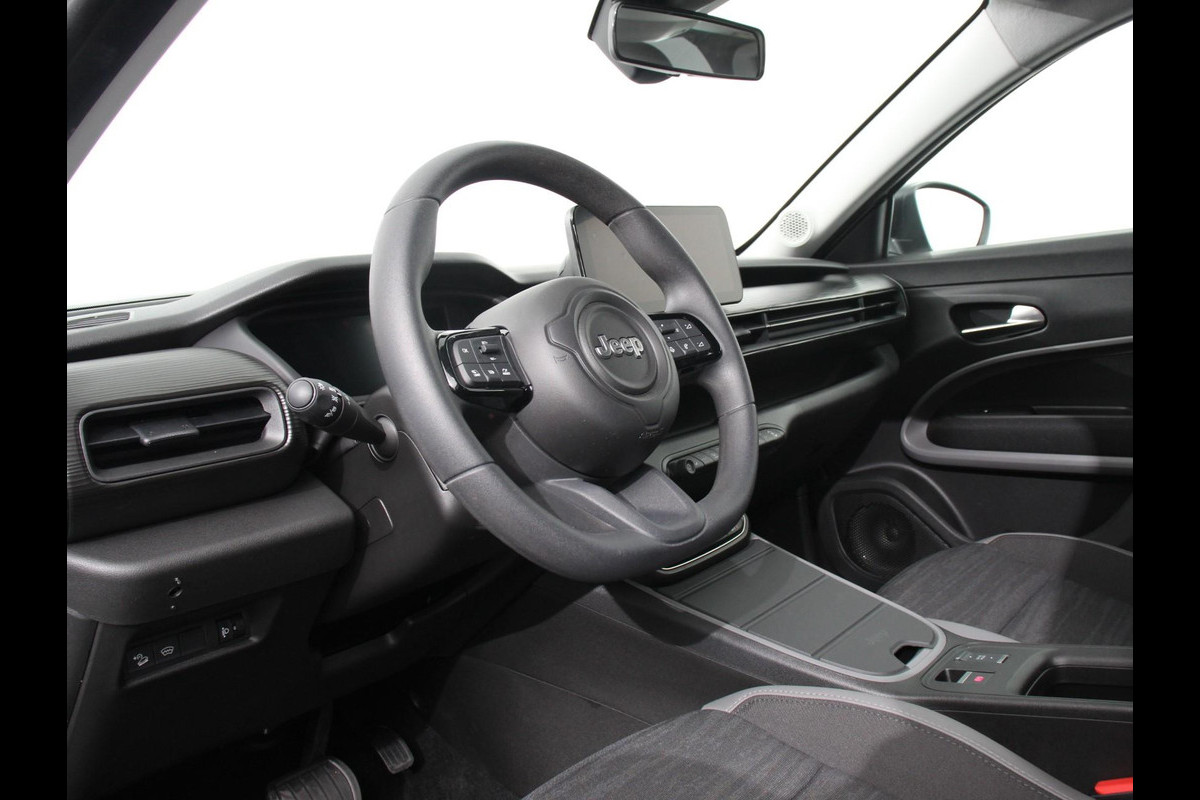 Jeep Avenger Longitude 54 kWh Automaat Navigatie Apple Carplay/Android Auto Parkeersensoren Cruise Control Stoelverwarming Full LED Virtual Cockpit Climate Control