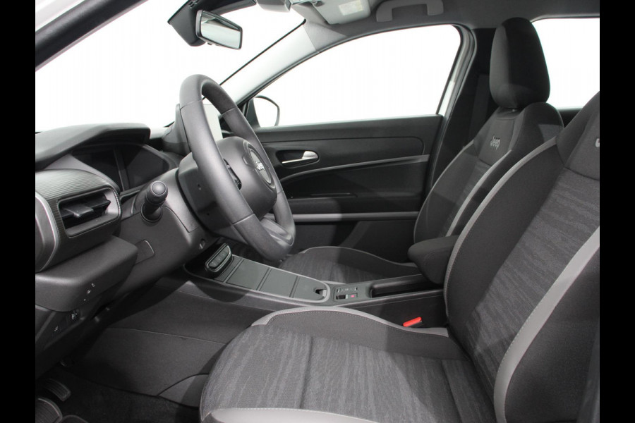 Jeep Avenger Longitude 54 kWh Automaat Navigatie Apple Carplay/Android Auto Parkeersensoren Cruise Control Stoelverwarming Full LED Virtual Cockpit Climate Control