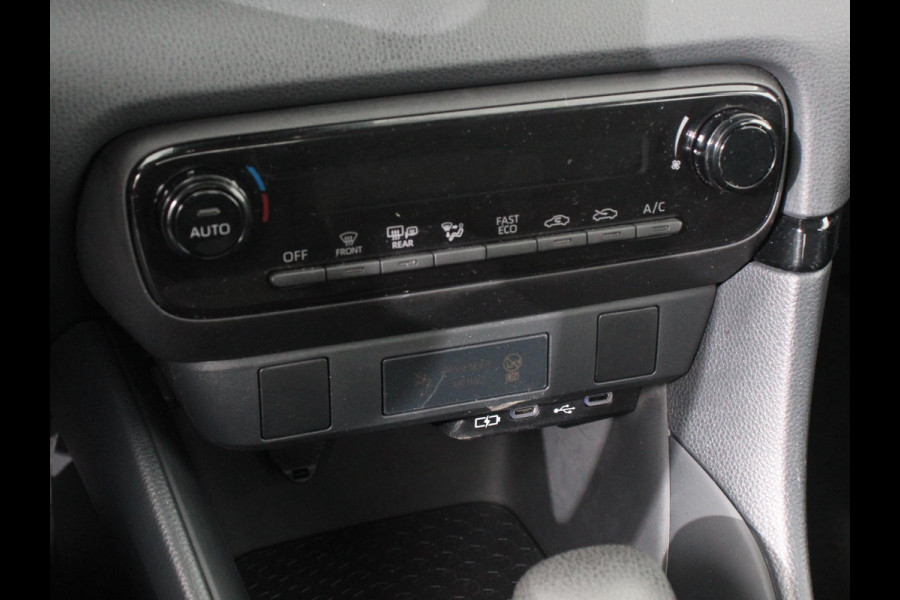 Mazda 2 Hybrid 1.5 Automaat Prime-line Airco Adaptieve cruise control Achteruitrijcamera Lane assist Radio Navigatie Apple Carplay/Android auto