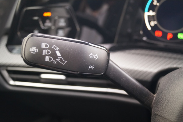 Volkswagen Golf 1.5 eTSI 130pk DSG R-Line -LED-ECC-NAVI-