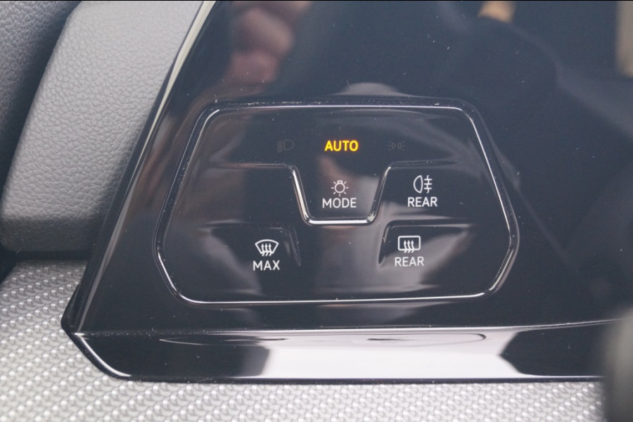 Volkswagen Golf 1.5 eTSI 130pk DSG R-Line -LED-ECC-NAVI-