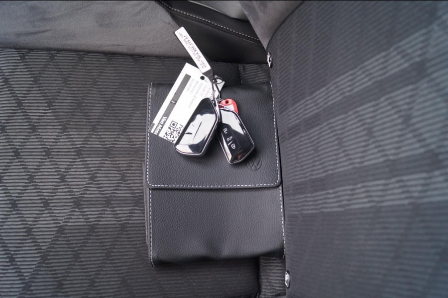 Volkswagen Golf 1.5 eTSI 130pk DSG R-Line -LED-ECC-NAVI-