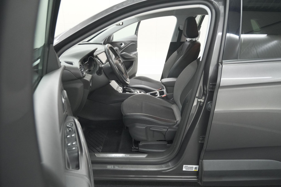Opel Grandland X Turbo 130 EAT8 Innovation | Trekhaak | Dodehoekdetectie | Apple Carplay | Pack Winter