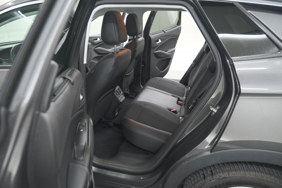 Opel Grandland X Turbo 130 EAT8 Innovation | Trekhaak | Dodehoekdetectie | Apple Carplay | Pack Winter
