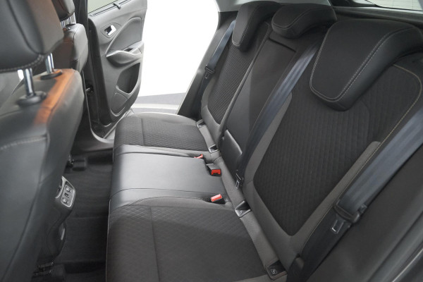 Opel Grandland X Turbo 130 EAT8 Innovation | Trekhaak | Dodehoekdetectie | Apple Carplay | Pack Winter