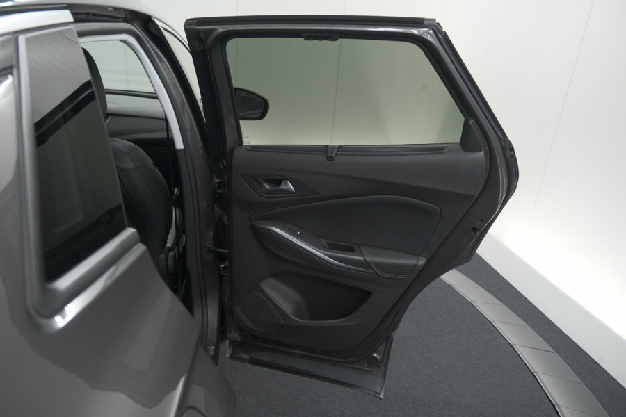 Opel Grandland X Turbo 130 EAT8 Innovation | Trekhaak | Dodehoekdetectie | Apple Carplay | Pack Winter