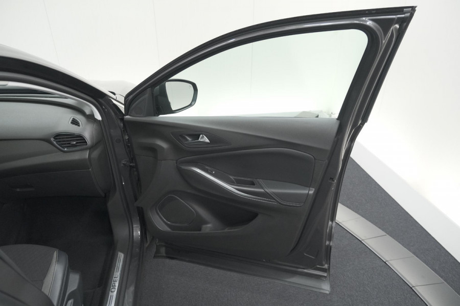 Opel Grandland X Turbo 130 EAT8 Innovation | Trekhaak | Dodehoekdetectie | Apple Carplay | Pack Winter