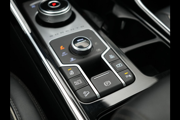 Kia Sorento 1.6 T-GDI 4WD ExecutiveLine PHEV 265pk Dealer O.H. | Trekhaak Afn. | Panodak | Adaptive Cruise | Head Up | Luxe Lederen Comfortstoelen Memory & Ventilatie | 360 Camera | Bose Sound | Stoelen & Stuur Verwarmd | Blis | Keyless | Plug In Hybrid