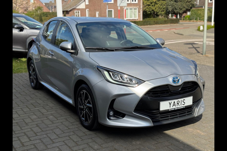 Toyota Yaris 1.5 Hybrid Dynamic | Lichtmetalen velgen, LED, Keyless, Startknop, Licht + Regensensor, Apple CarPlay/Android Auto