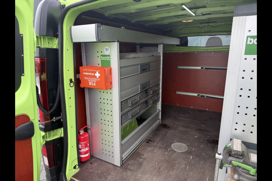 Renault Trafic 1.6 dCi / L1H1 / 1e EIG. / INRICHTING / TREKHAAK / AIRCO / CRUISE / LED / NAVI / 3-ZITS