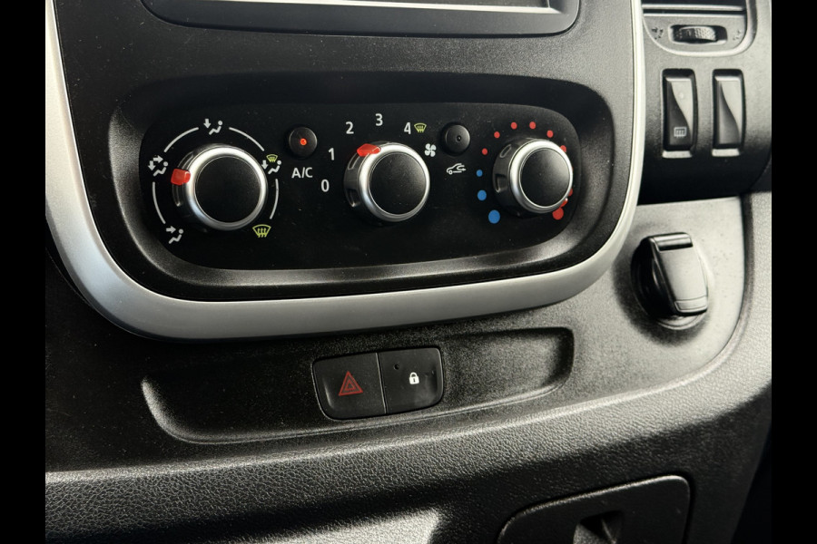 Renault Trafic 1.6 dCi / L1H1 / 1e EIG. / INRICHTING / TREKHAAK / AIRCO / CRUISE / LED / NAVI / 3-ZITS