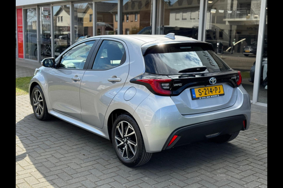 Toyota Yaris 1.5 Hybrid Dynamic | Lichtmetalen velgen, LED, Keyless, Startknop, Licht + Regensensor, Apple CarPlay/Android Auto