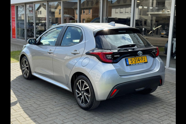 Toyota Yaris 1.5 Hybrid Dynamic | Lichtmetalen velgen, LED, Keyless, Startknop, Licht + Regensensor, Apple CarPlay/Android Auto