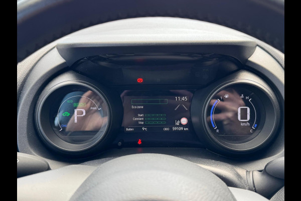 Toyota Yaris 1.5 Hybrid Dynamic | Lichtmetalen velgen, LED, Keyless, Startknop, Licht + Regensensor, Apple CarPlay/Android Auto