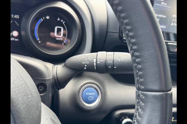 Toyota Yaris 1.5 Hybrid Dynamic | Lichtmetalen velgen, LED, Keyless, Startknop, Licht + Regensensor, Apple CarPlay/Android Auto