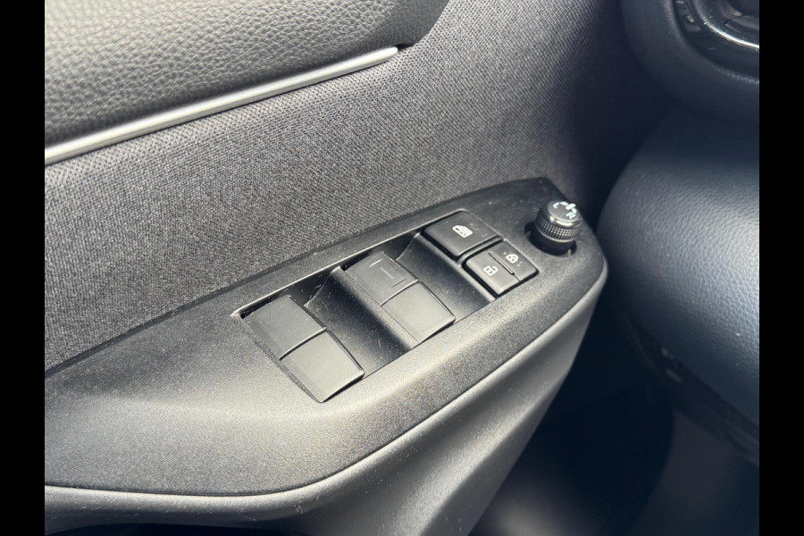 Toyota Yaris 1.5 Hybrid Dynamic | Lichtmetalen velgen, LED, Keyless, Startknop, Licht + Regensensor, Apple CarPlay/Android Auto
