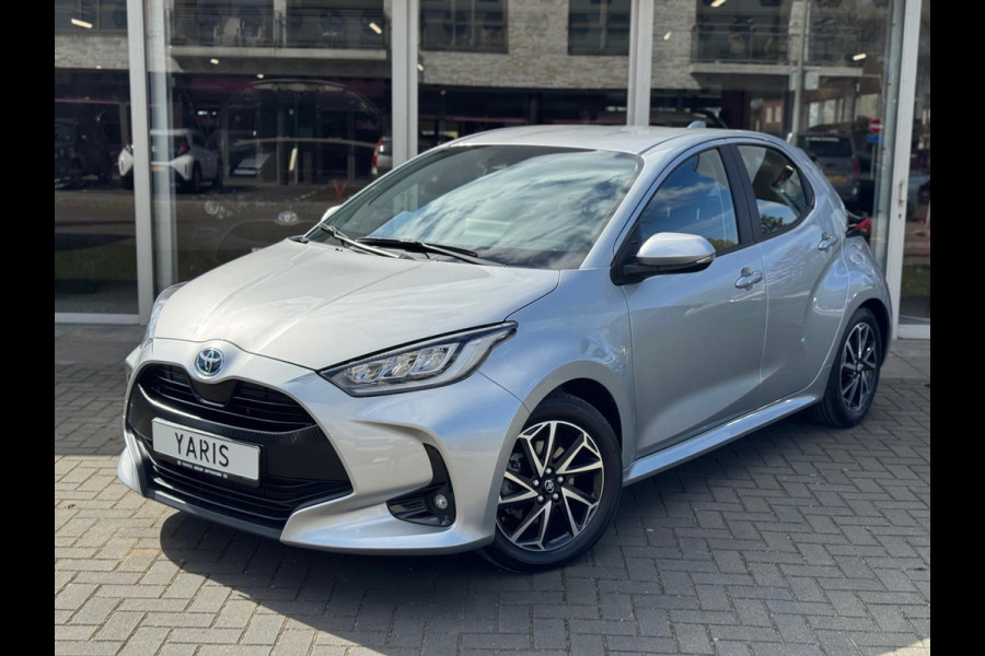 Toyota Yaris 1.5 Hybrid Dynamic | Lichtmetalen velgen, LED, Keyless, Startknop, Licht + Regensensor, Apple CarPlay/Android Auto