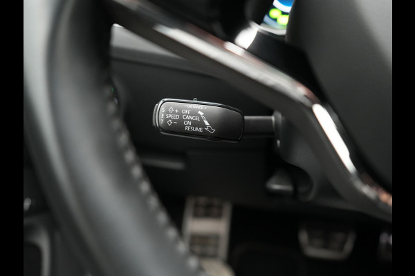 Škoda Superb Combi 1.4 TSI iV Laurin & Klement PHEV 218pk Dealer O.H. | Adaptive Cruise | 360 Camera | Canton Audio | Lederen Comfortstoelen Memory & Massage & Ventilatie | Sfeerverlichting | Stoelen & Stuur Verwarmd | Apple Carplay | Blis | Keyless | Plug In Hybrid |