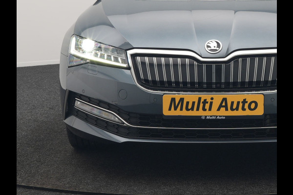 Škoda Superb Combi 1.4 TSI iV Laurin & Klement PHEV 218pk Dealer O.H. | Adaptive Cruise | 360 Camera | Canton Audio | Lederen Comfortstoelen Memory & Massage & Ventilatie | Sfeerverlichting | Stoelen & Stuur Verwarmd | Apple Carplay | Blis | Keyless | Plug In Hybrid |