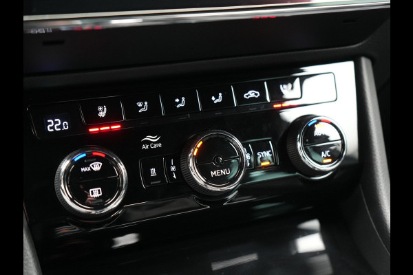 Škoda Superb Combi 1.4 TSI iV Laurin & Klement PHEV 218pk Dealer O.H. | Adaptive Cruise | 360 Camera | Canton Audio | Lederen Comfortstoelen Memory & Massage & Ventilatie | Sfeerverlichting | Stoelen & Stuur Verwarmd | Apple Carplay | Blis | Keyless | Plug In Hybrid |