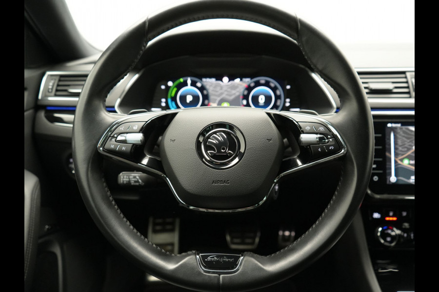 Škoda Superb Combi 1.4 TSI iV Laurin & Klement PHEV 218pk Dealer O.H. | Adaptive Cruise | 360 Camera | Canton Audio | Lederen Comfortstoelen Memory & Massage & Ventilatie | Sfeerverlichting | Stoelen & Stuur Verwarmd | Apple Carplay | Blis | Keyless | Plug In Hybrid |