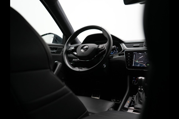 Škoda Superb Combi 1.4 TSI iV Laurin & Klement PHEV 218pk Dealer O.H. | Adaptive Cruise | 360 Camera | Canton Audio | Lederen Comfortstoelen Memory & Massage & Ventilatie | Sfeerverlichting | Stoelen & Stuur Verwarmd | Apple Carplay | Blis | Keyless | Plug In Hybrid |